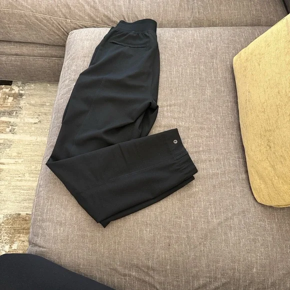 Athleta Endless High Rise Cargo Black Pants - Picture 2 of 2